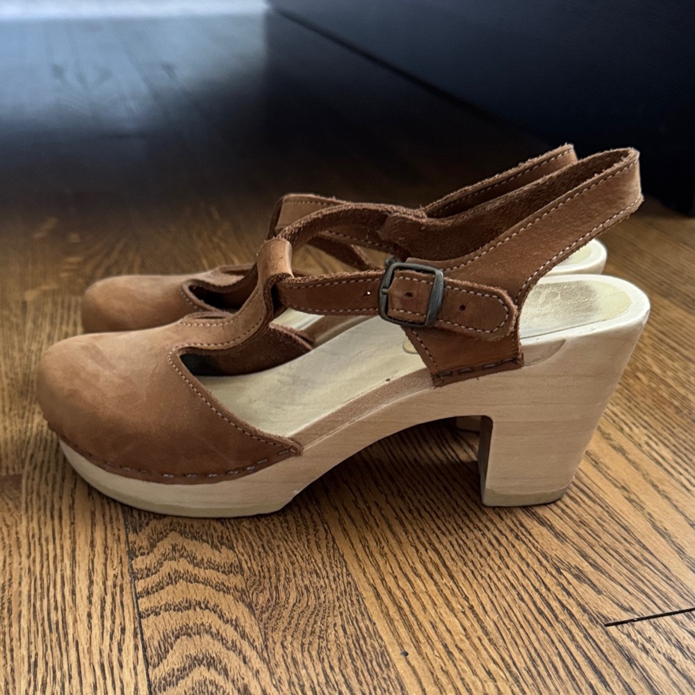 Sven Brown Suede Women's Clogs